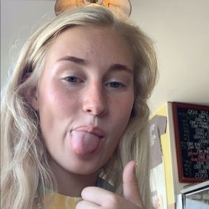 Meet your Posher, Tay